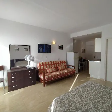 Appartement Studio With Ocean View. 100 M Beach