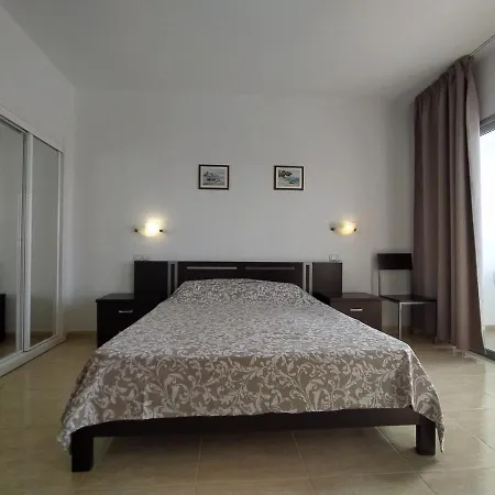Studio With Ocean View. 100 M Beach Playa Paraiso (Tenerife)